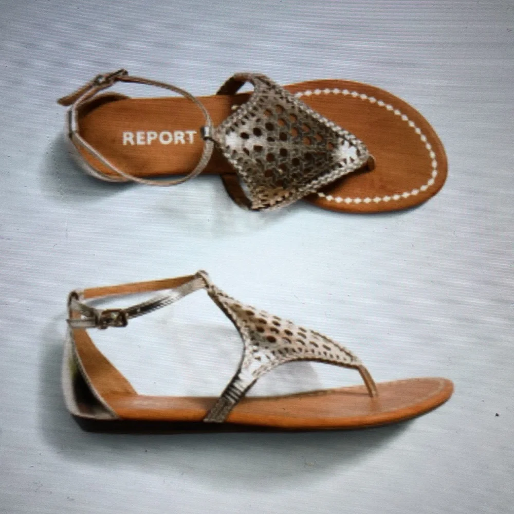 Sandals - Picture 3 of 4